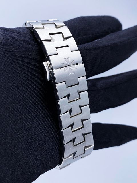 Vacheron Constantin Overseas 49150/B01A-9745 Image 6